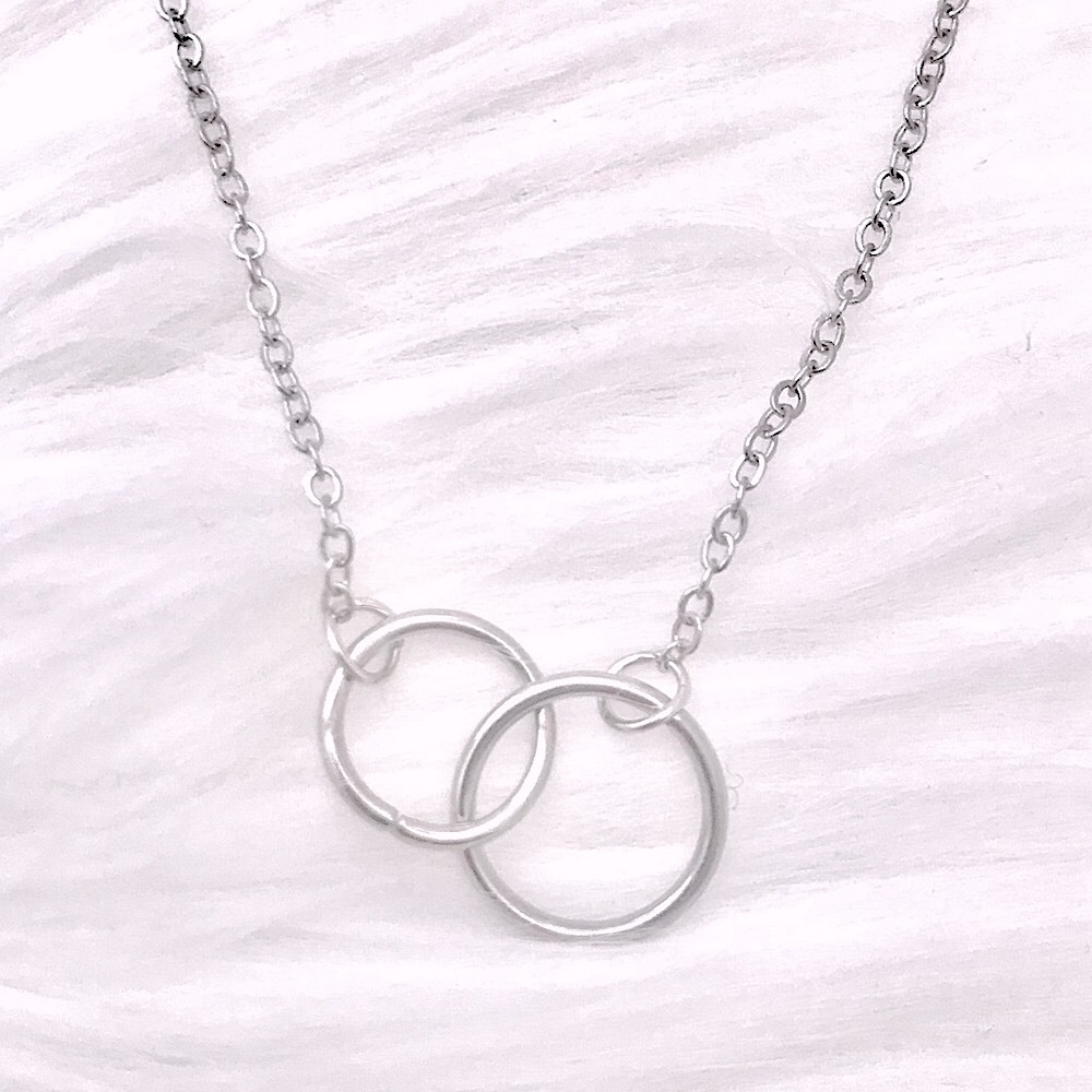 💚10/$10💚NEW Silver Interlocked Charm Minimalist Necklace